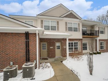 911 Watercress Lane, Fenton, MI 48430