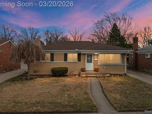 27756 Palmer Boulevard, Madison Heights, MI 48071