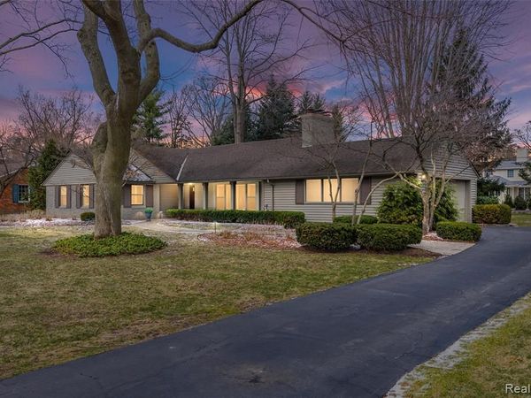 6183 Lantern Lane, Bloomfield Hills, MI 48301