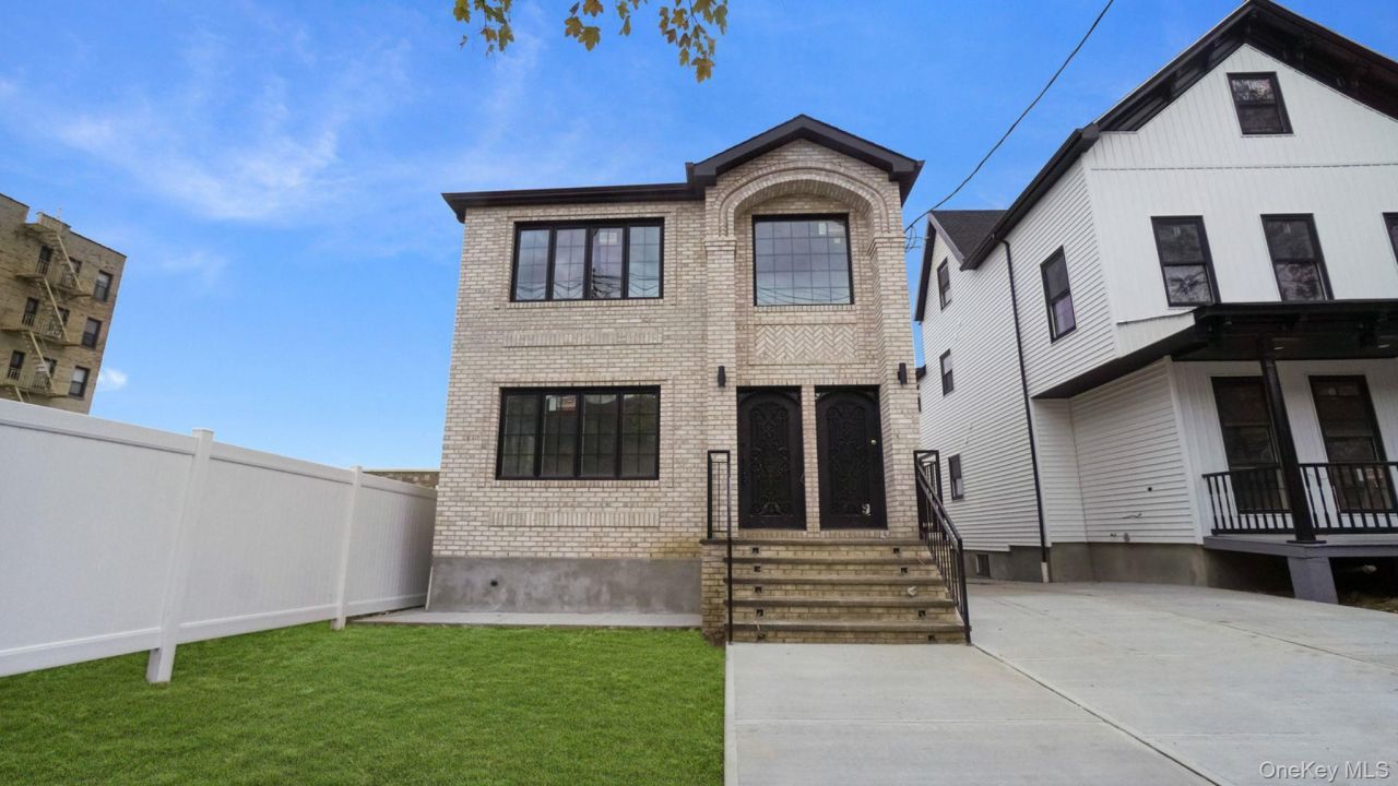 342 E 234th Street, Bronx, NY 10470 Main Photo