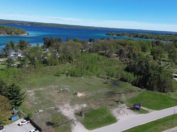 875 Green Street, Elk Rapids, MI 00000