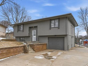 205 HILLSDALE Drive, TREYNOR, IA 51575