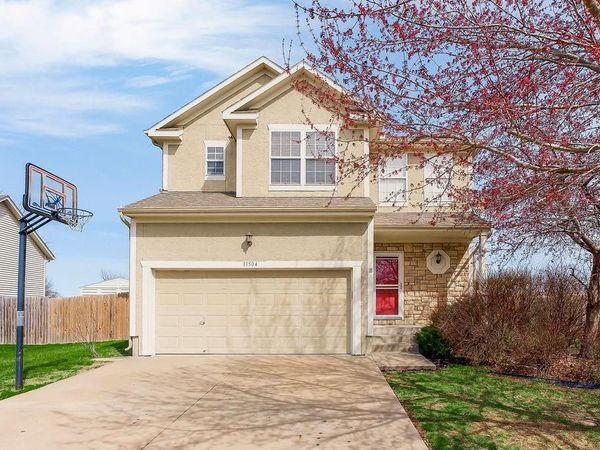 11504 E 207th Circle, Peculiar, MO 64078