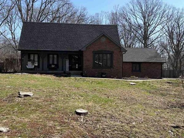 8369 N Crestwood, West Terre Haute, IN 47885