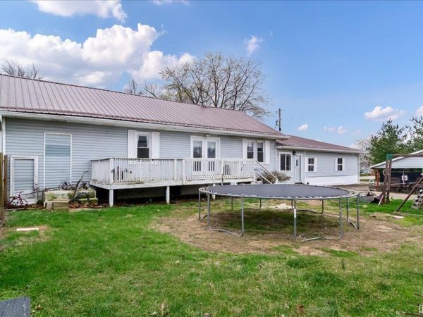 907 E Locust Street, Fort Branch, IN 47648