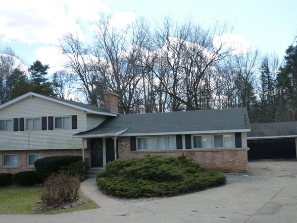 4704 Burton Street SE, Grand Rapids, MI 49546