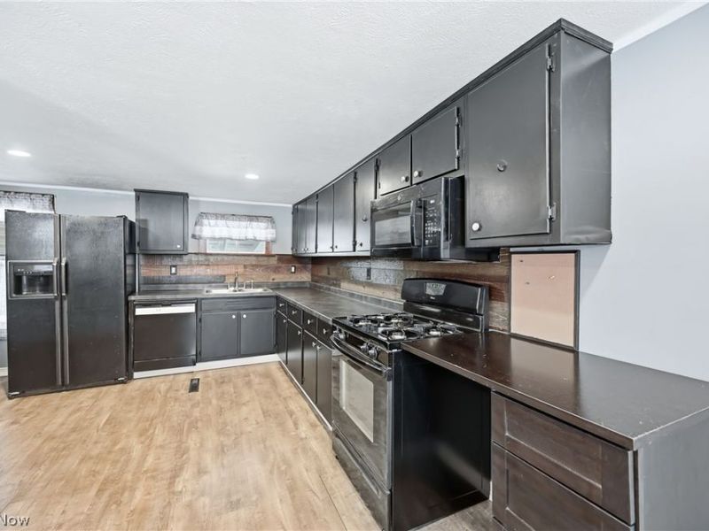 4136 State Route 7, Burghill, OH 44404 Photo 2