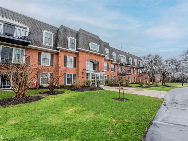 22701 Center Ridge Road, Unit 207, Rocky River, OH 44116 Photo 2