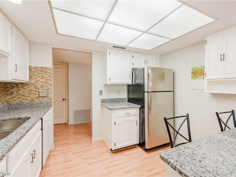 22701 Center Ridge Road, Unit 207, Rocky River, OH 44116 Photo 9