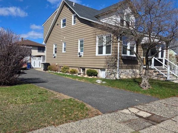 14 Chestnut Street 2nd Floor, ELMWOOD PARK, NJ 07407