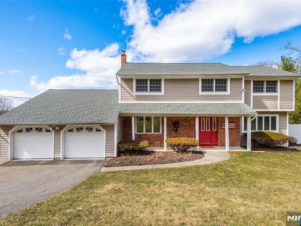 9 McAtee Lane, WANAQUE, NJ 07465