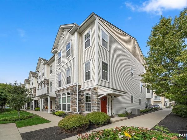 3 Holly Lane 902, Unit 902, GARFIELD, NJ 07026