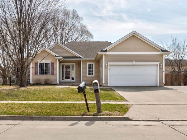 570 SE Parker Drive, Waukee, IA 50263
