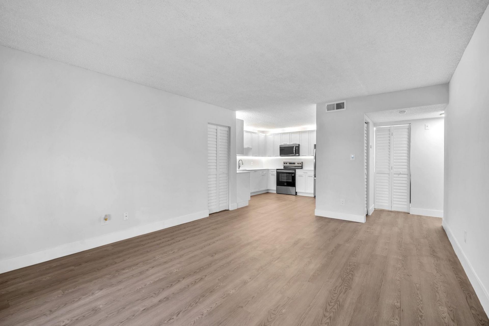 4200 Community Drive, West Palm Beach, FL 33409 Photo