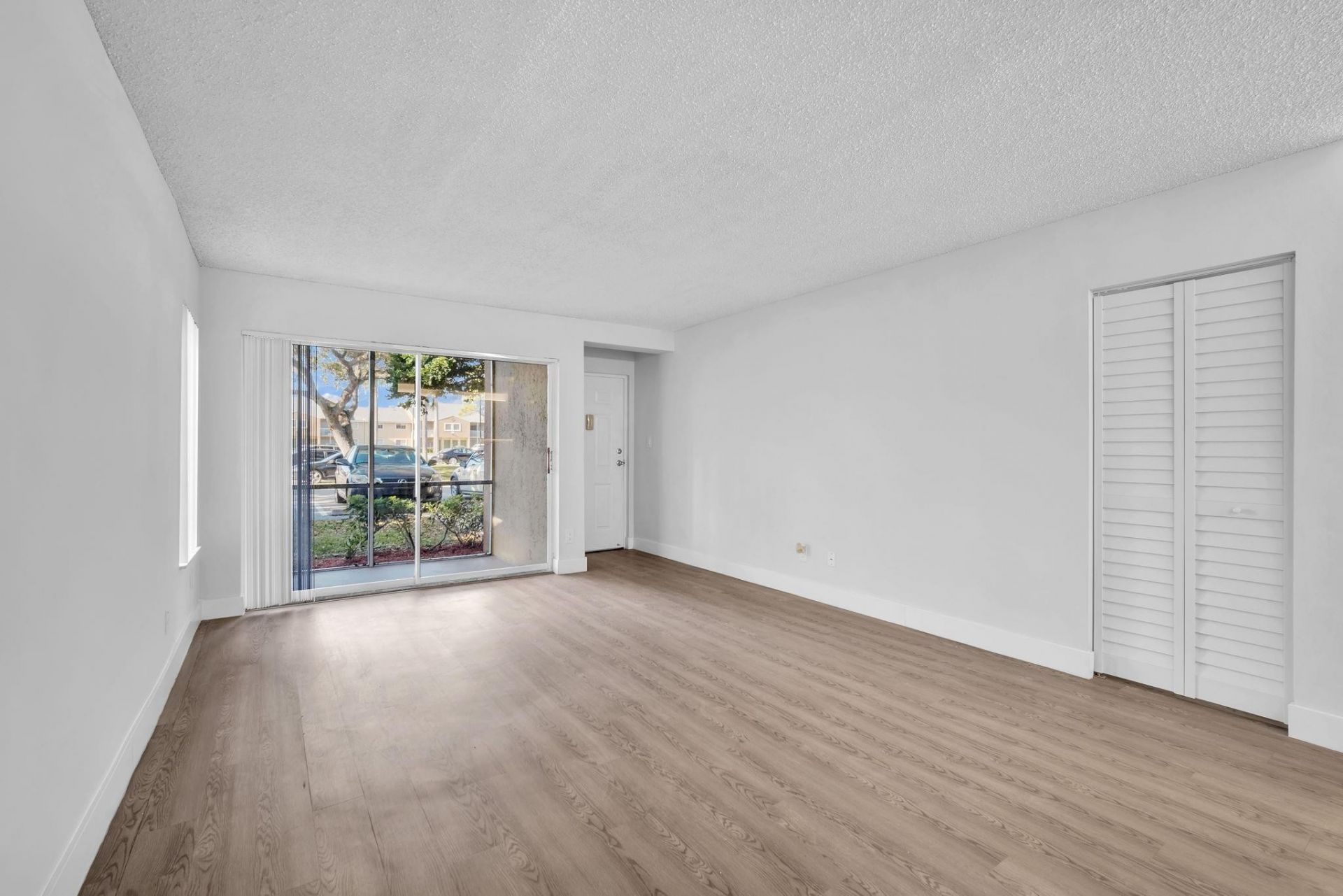 4200 Community Drive, West Palm Beach, FL 33409 Photo