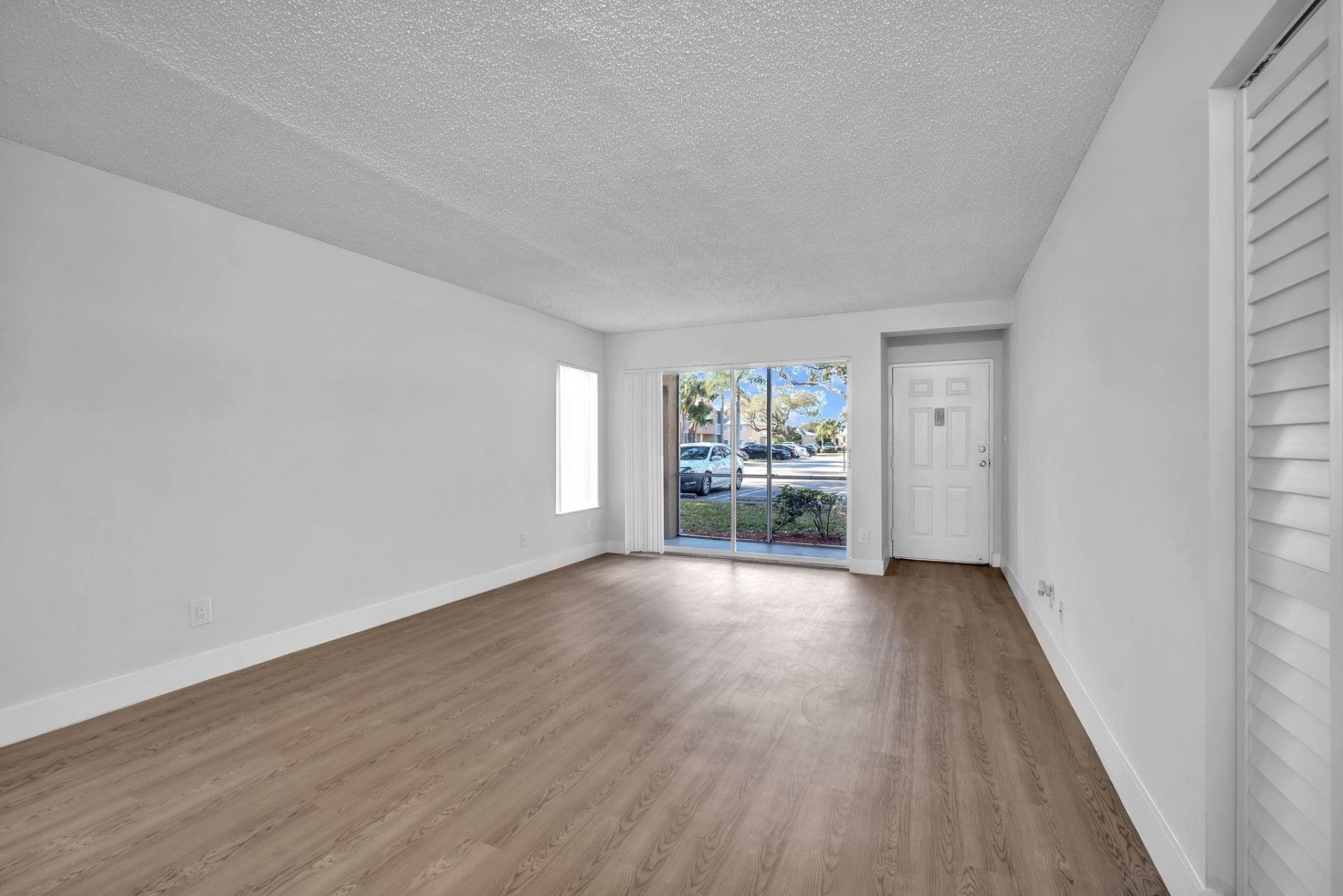 4200 Community Drive, West Palm Beach, FL 33409 Photo