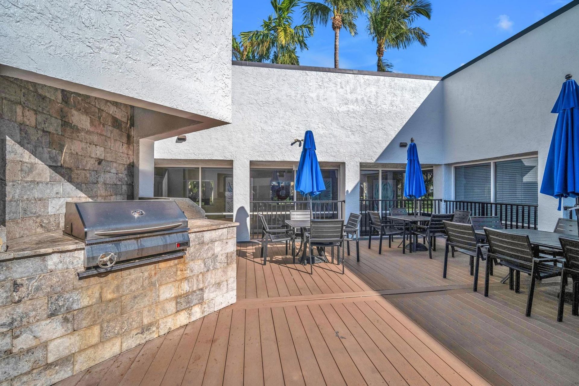 4200 Community Drive, West Palm Beach, FL 33409 Photo