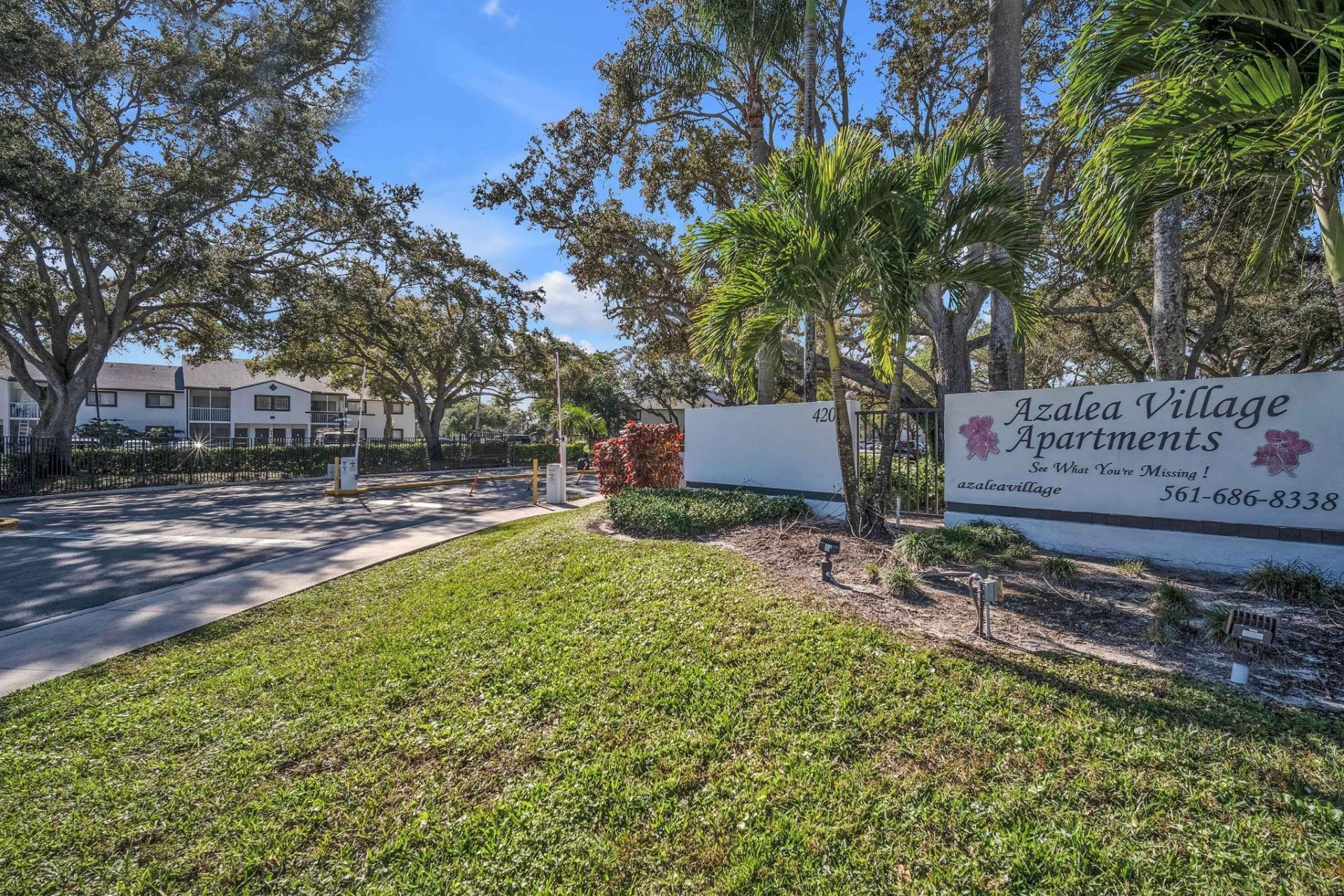 4200 Community Drive, West Palm Beach, FL 33409 Photo