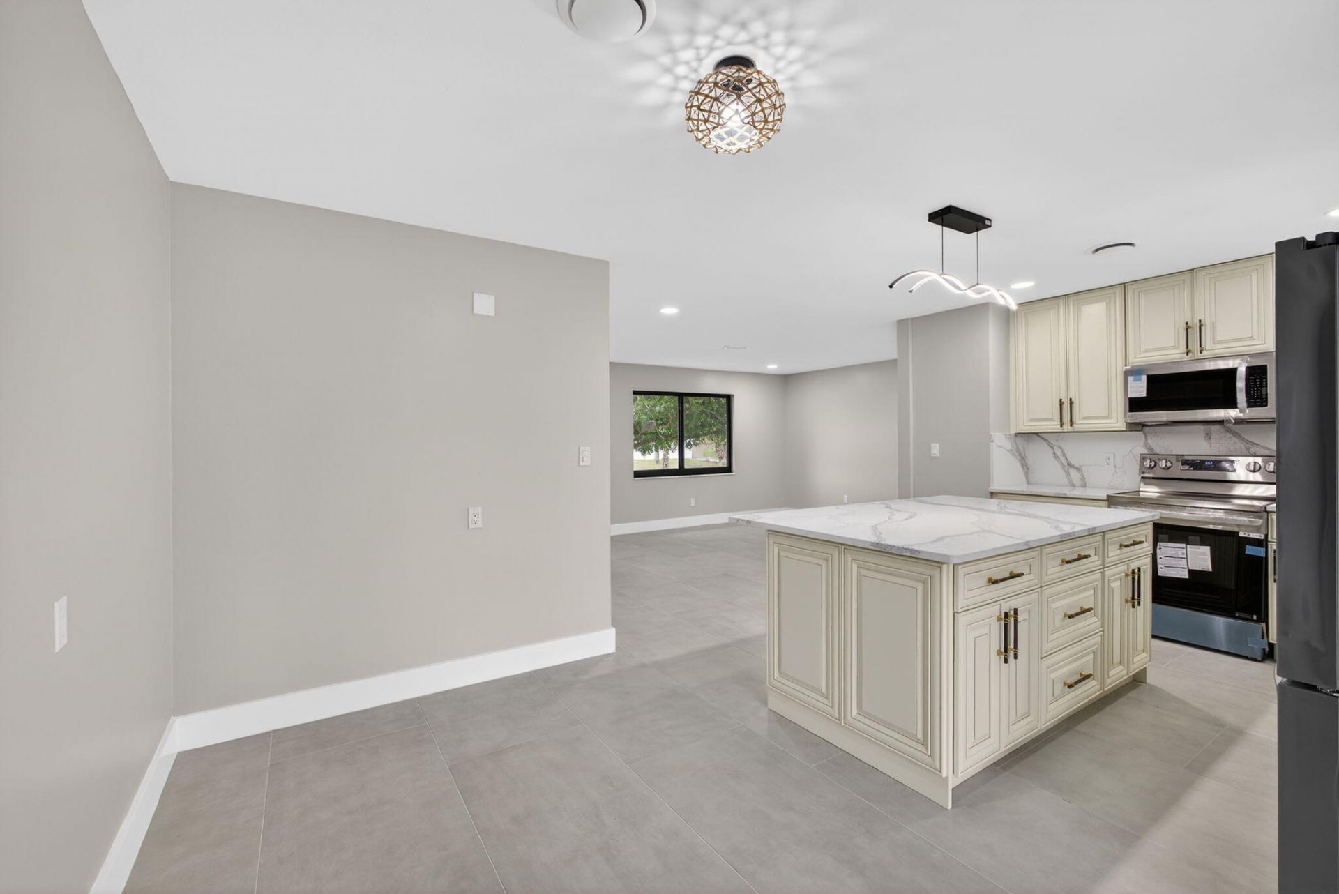 3374 Florida Boulevard, Palm Beach Gardens, FL 33410 Photo