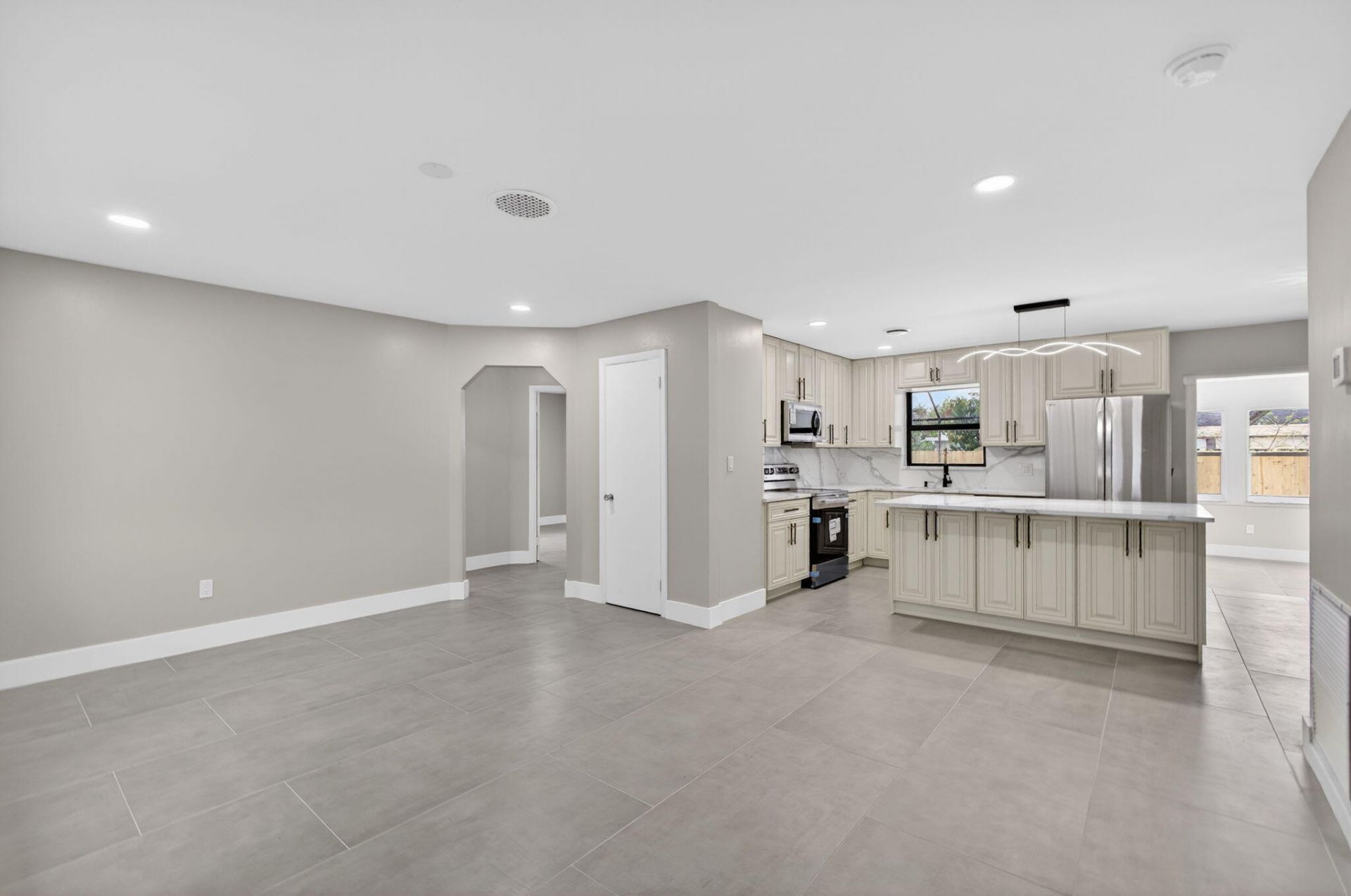 3374 Florida Boulevard, Palm Beach Gardens, FL 33410 Photo