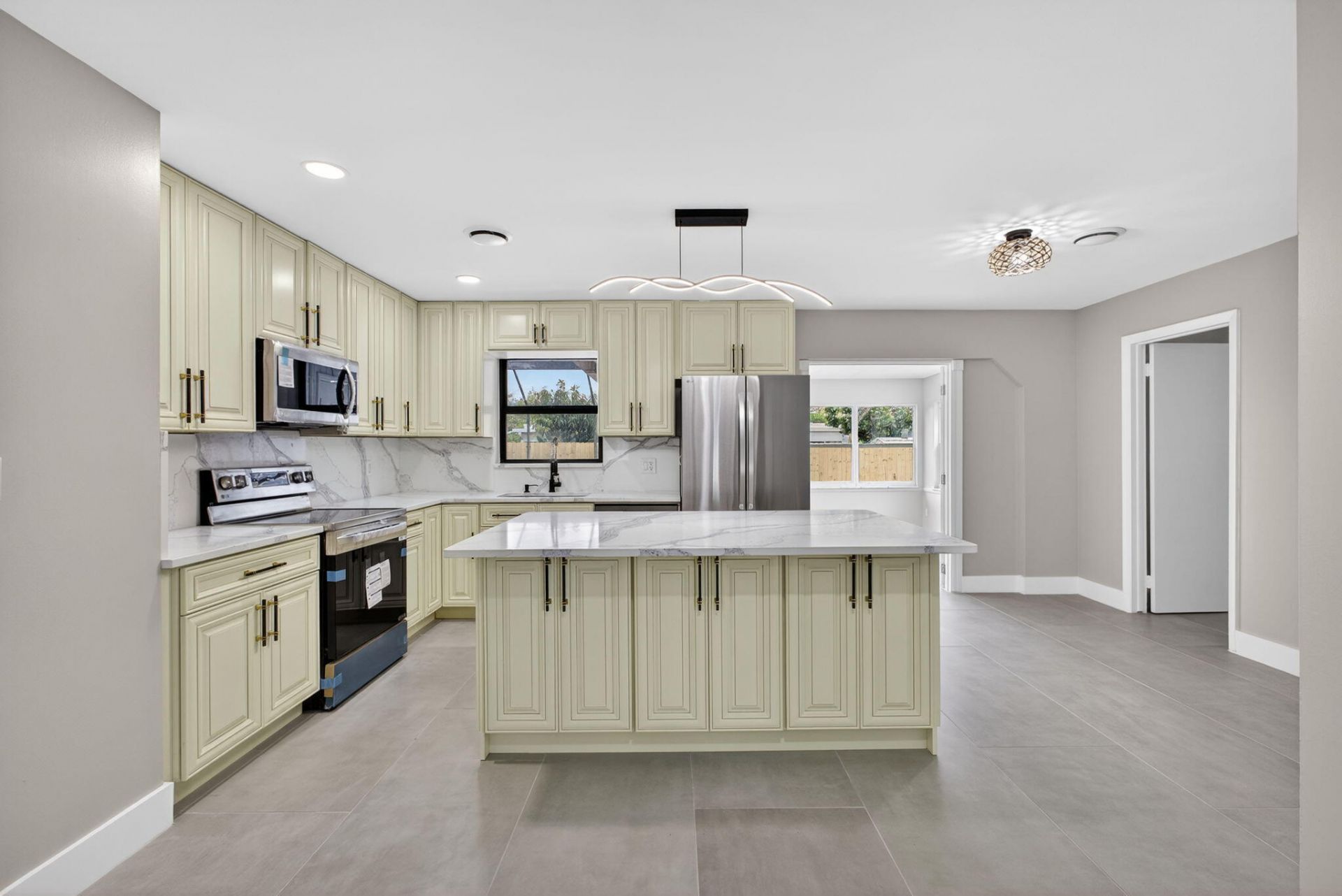 3374 Florida Boulevard, Palm Beach Gardens, FL 33410 Photo