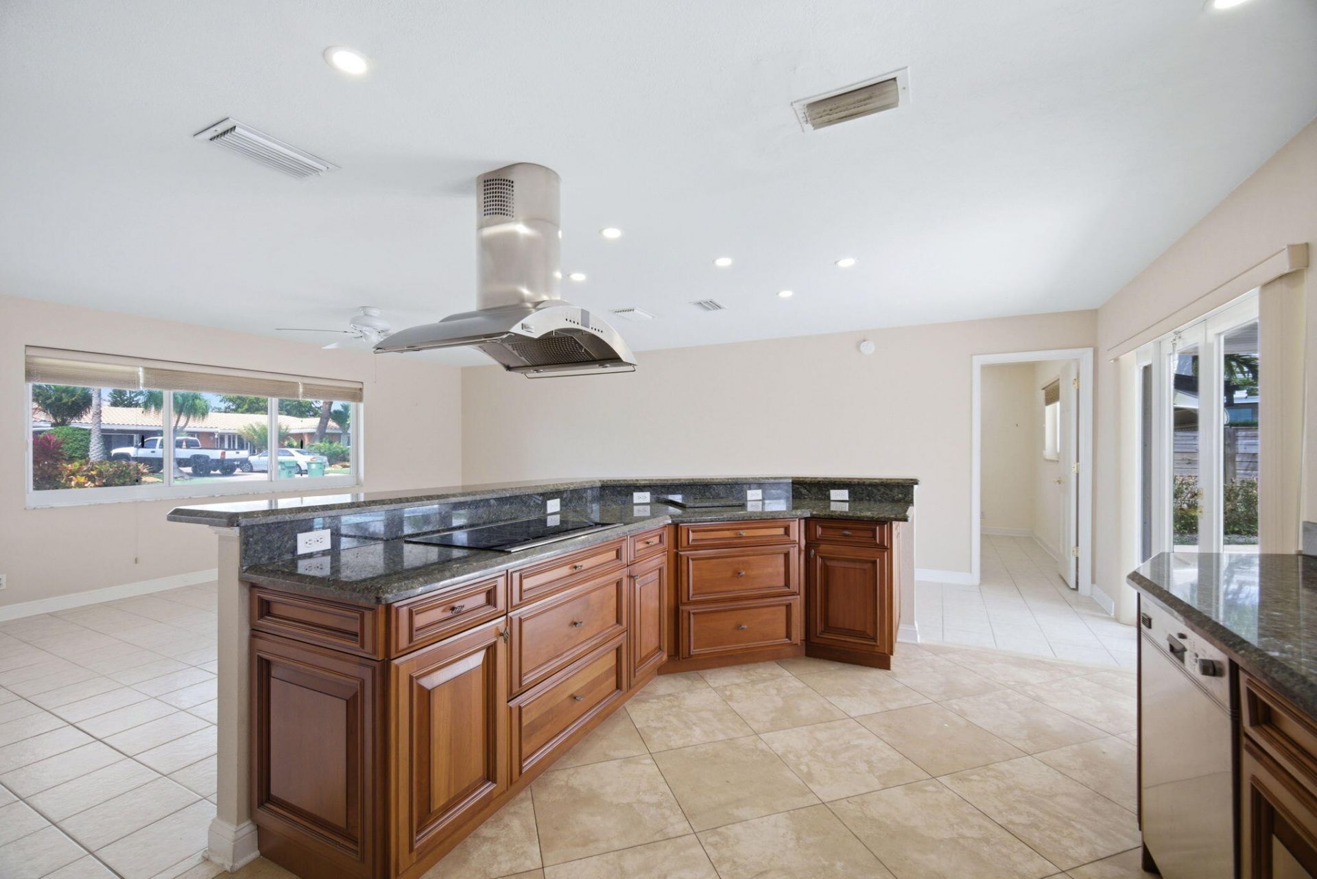 47 Fort Royal Island, Fort Lauderdale, FL 33308 Photo