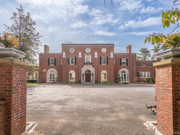 393 Oyster Bay Road , Mill Neck, NY 11765