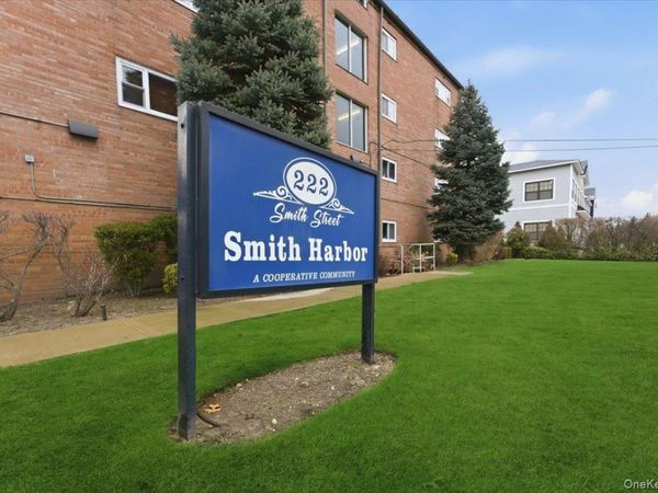 222 Smith Street , Unit 2E, Freeport, NY 11520