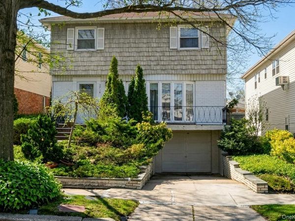 5718 hewlett Street , Little Neck, NY 11362