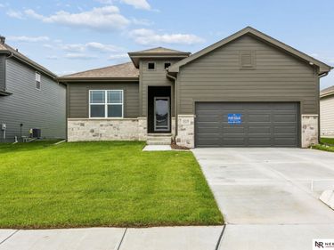 16105 Isabella Street, Bennington, NE 68007