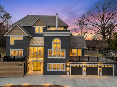 2316 S 103 Street , Omaha, NE 68124