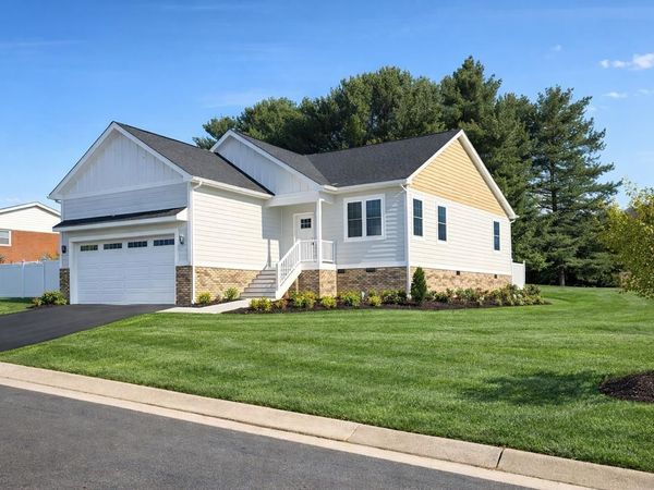 116 FOX HILL DR, STAUNTON, VA 24401