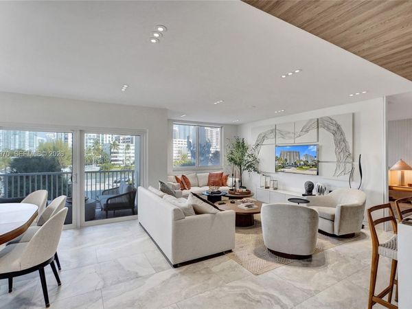 300 Bayview Dr , Unit 205, Sunny Isles Beach, FL 33160