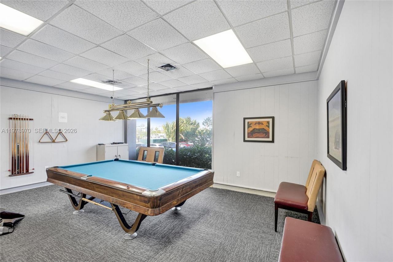 300 Bayview Dr , Unit 205, Sunny Isles Beach, FL 33160 Photo