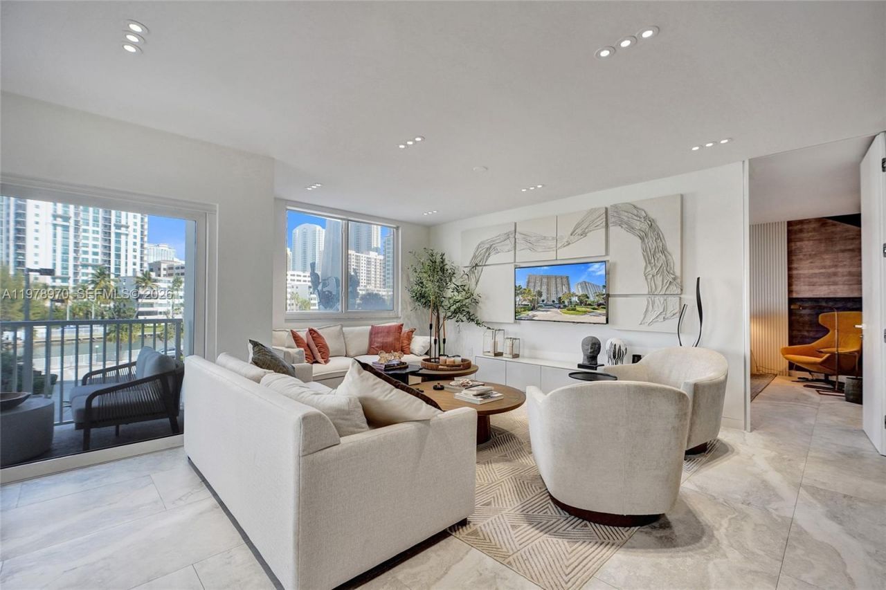 300 Bayview Dr , Unit 205, Sunny Isles Beach, FL 33160 Photo