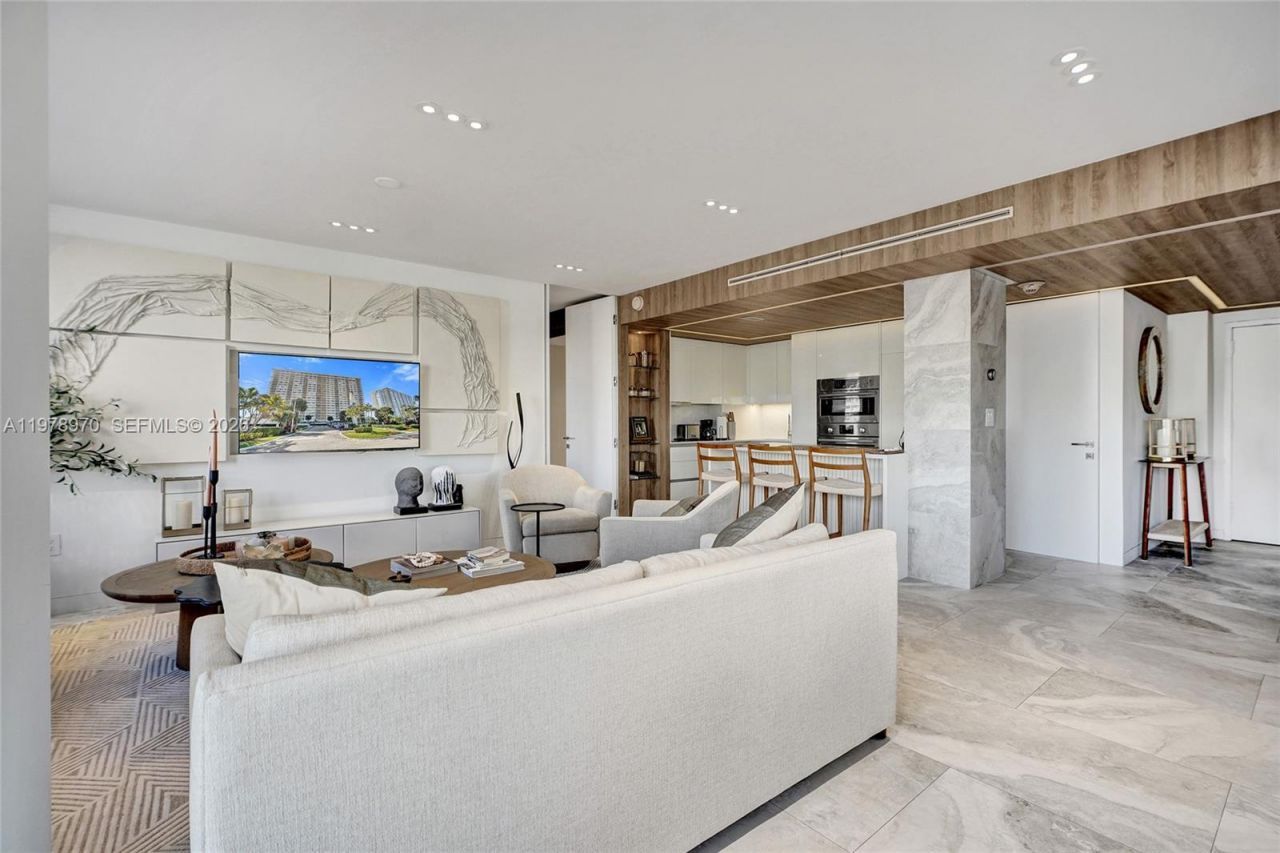 300 Bayview Dr , Unit 205, Sunny Isles Beach, FL 33160 Photo