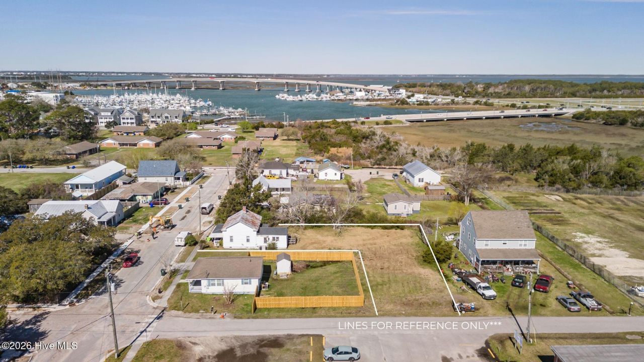 513 Mulberry Street, Beaufort, NC 28516 Main Photo