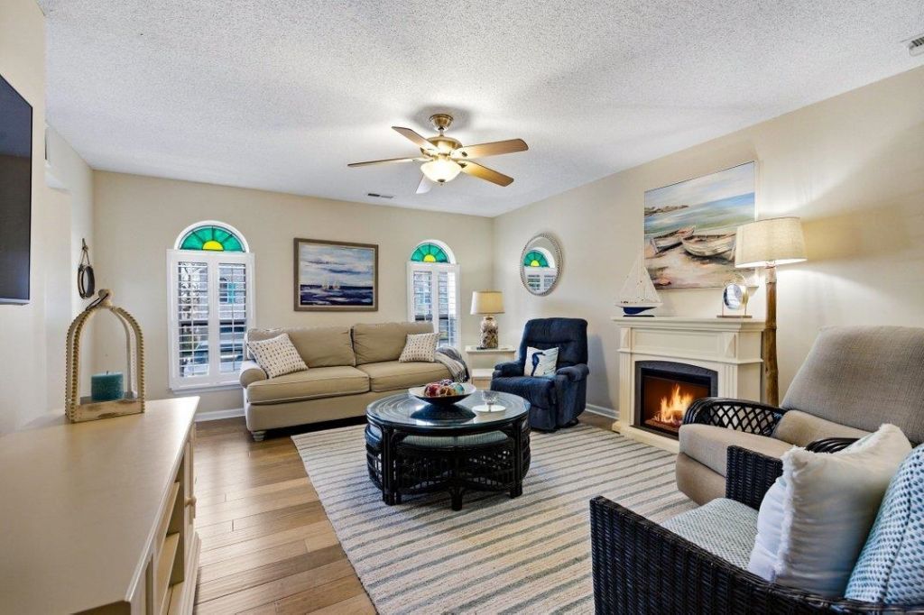 1442 Baldwin Ct. Photo 4