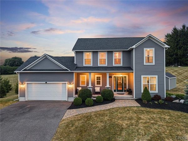 104 Arch Stone Way, Camillus, NY 13031