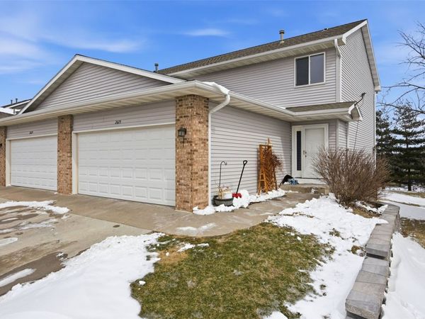 2615 Pheasant Ridge Court, Marion, IA 52302