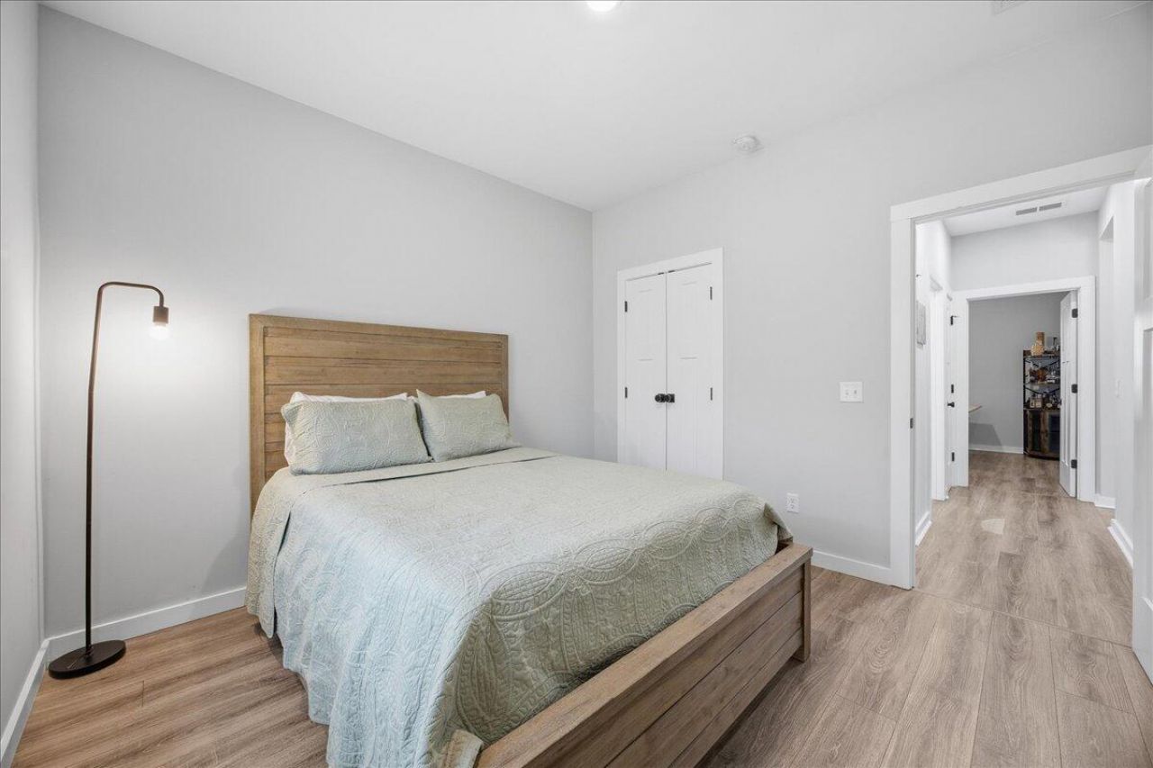 198 Quaker Street Photo 15