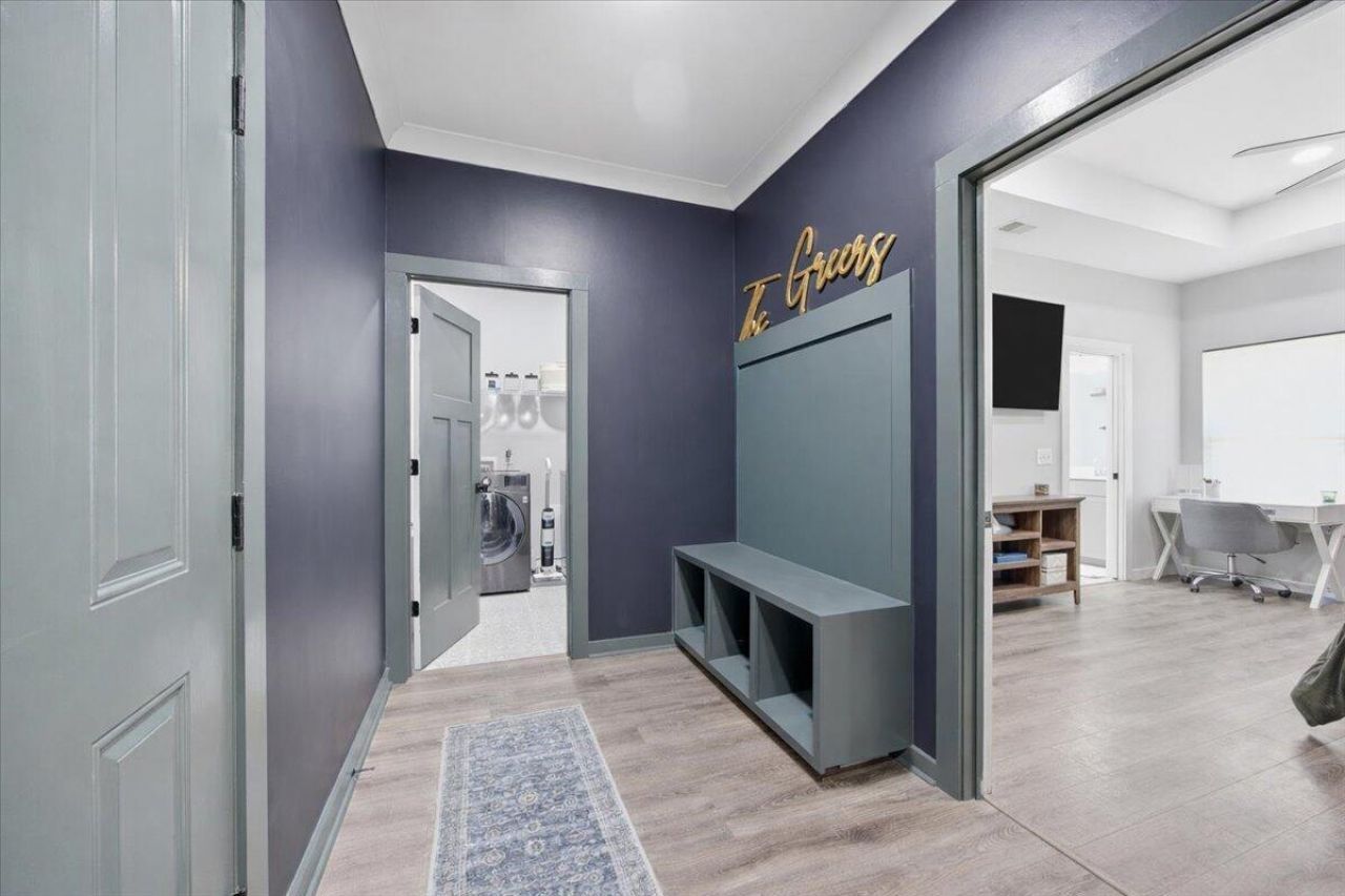 198 Quaker Street Photo 17