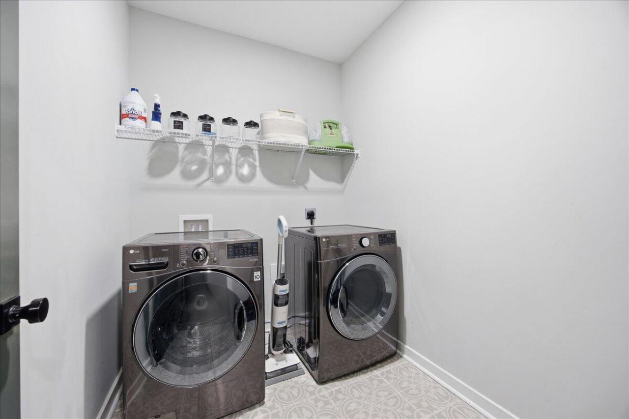 198 Quaker Street Photo 21