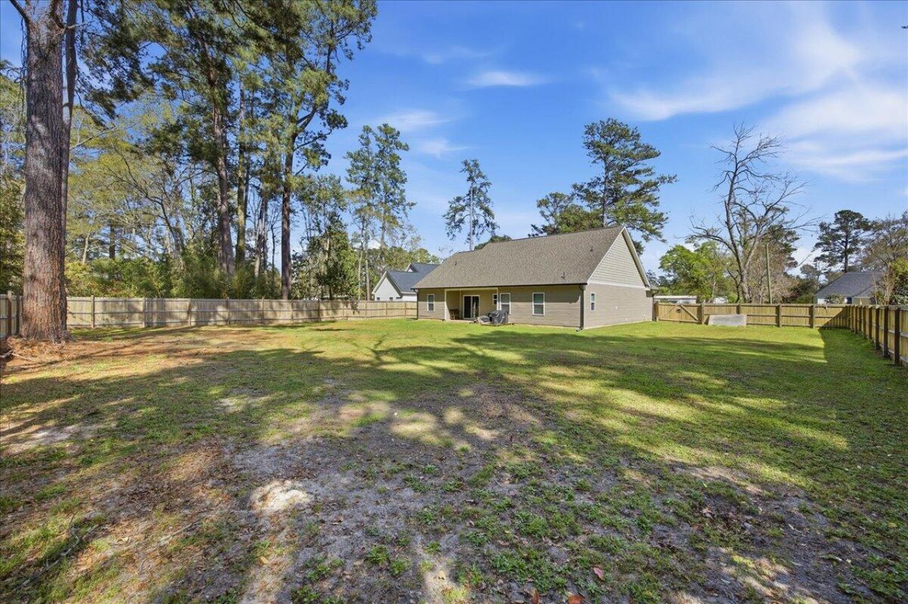 198 Quaker Street Photo 23