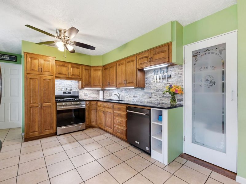 4842 Midlane Drive, Hilliard, OH 43026 Photo 6