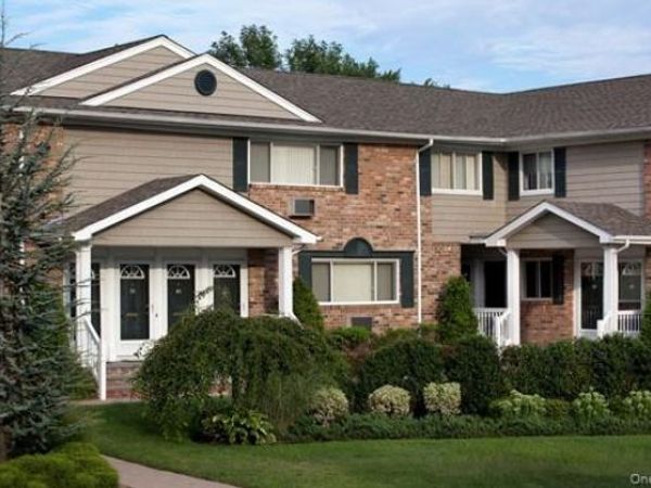 134 Park Avenue , Unit 7U, Babylon, NY 11702