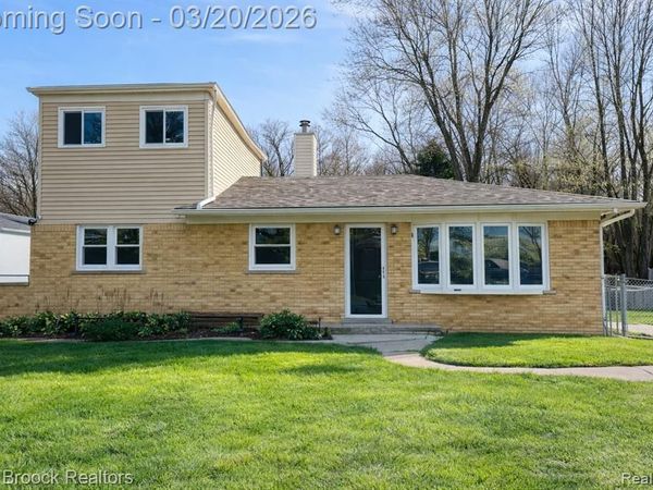 23330 Duprey Street, Macomb Twp, MI 48042