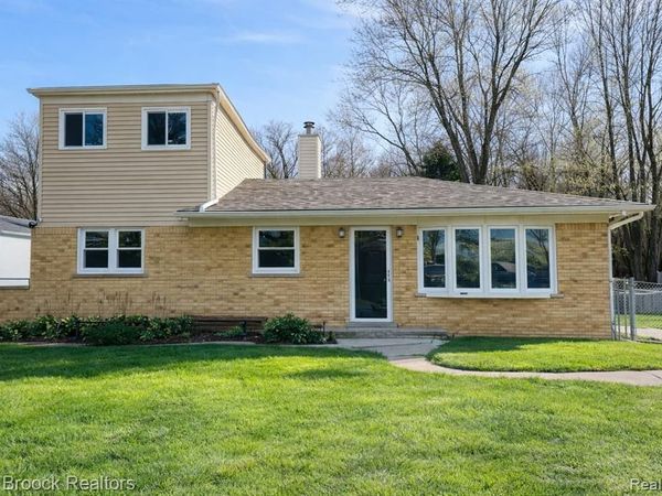 23330 Duprey Street, Macomb Twp, MI 48042