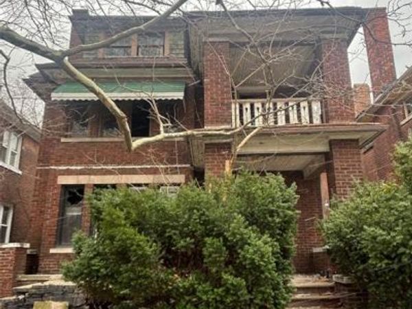 2255 Clairmount Street , Detroit, MI 48206