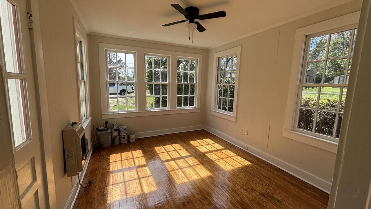 1697 Broughton Street Photo 14